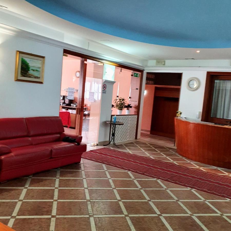 Hotel Perla Massa Lombarda Exteriör bild