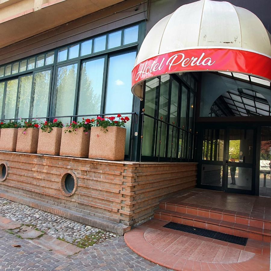 Hotel Perla Massa Lombarda Exteriör bild