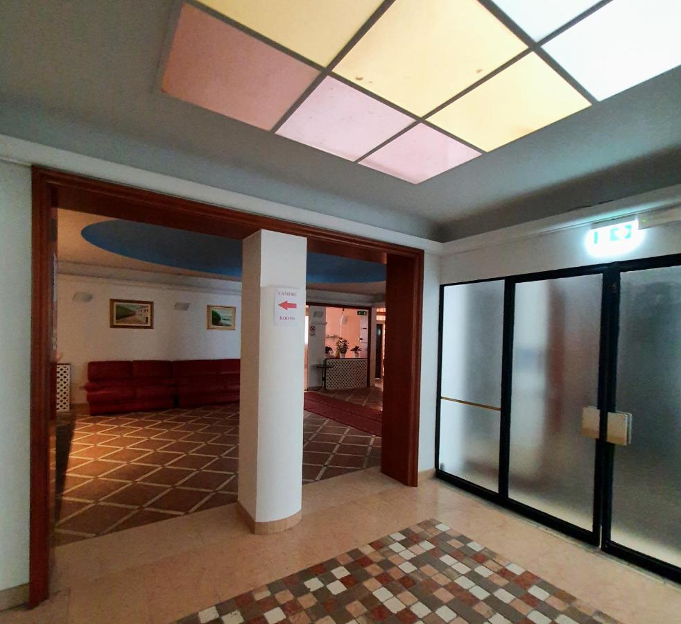Hotel Perla Massa Lombarda Exteriör bild