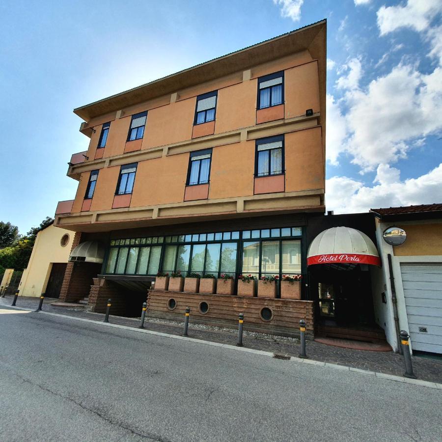 Hotel Perla Massa Lombarda Exteriör bild